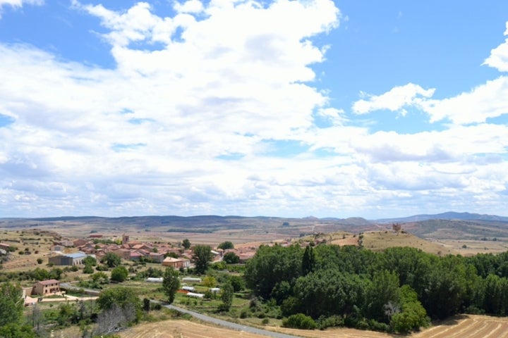 Vista de Miedes de Atienza, en la Sierra Norte de Guadalajara. Foto: GBHDD6200 vía Wikipedia