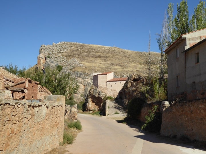 Entrada al pueblo de Blesa, que ronda el centenar de habitantes. Foto: Millars vía Wikipedia / CC BY-SA
