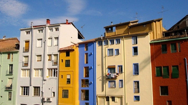 Detalle de coloridas casa en este municipio oscense. Fotografía: paspalleteir@ vía Viasualhunt.com / CC BY