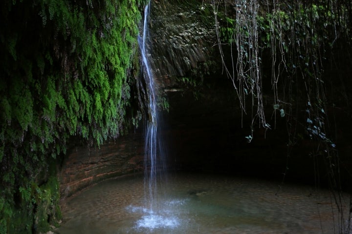 Torrentes y saltos de agua tienen protagonismo propio en Cabrera d'Anoia. Fotografía: Anoia Turisme.