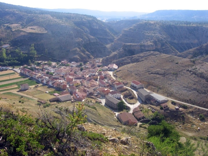 Vista general de Villar del Cobo. Foto: Canaan vía Wikipedia / CC BY-SA.