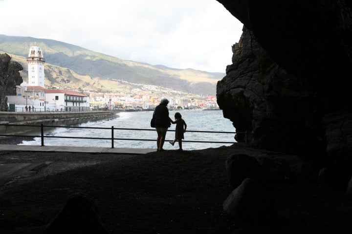 Visya de Candelaria desde la Cueva de Achbinico. Foto: Seeareelem via Visual Hunt