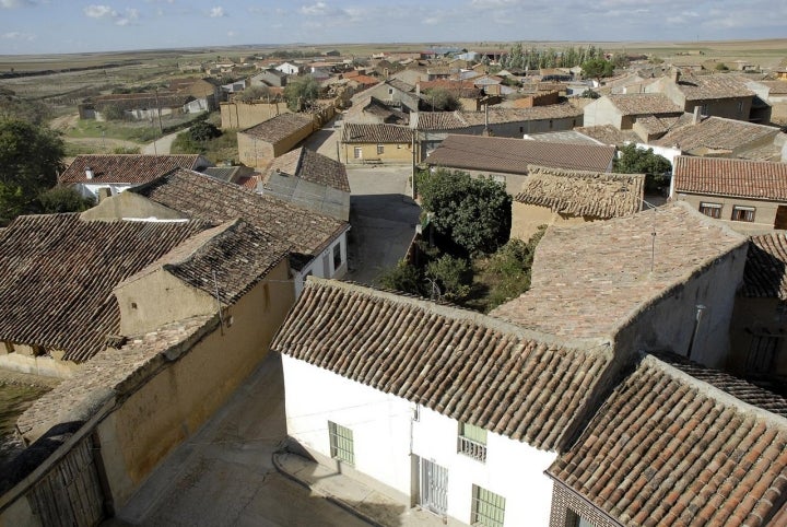 El municipio de Santa Eufemia del Arroyo trata de recuperar tradiciones como el adobe. Foto: Patronato de Turismo de la Diputación de Valladolid.