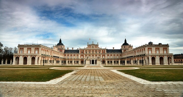 Vista frontal del majestuoso Palacio de Medinaceli. Fotografía: Visualhunt.com.