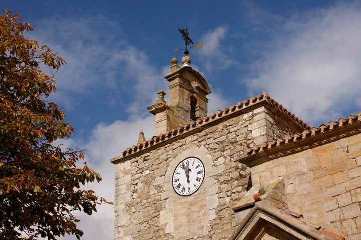 Campanario de la iglesia de Villayerno Morquillas. Foto: Wikipedia / CC BY-SA.