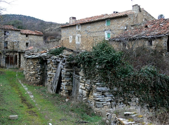 Las Fuesas, pueblo del municipio de Cerbón. Foto: Pigmentoazul vía Wikipedia / GFDL.