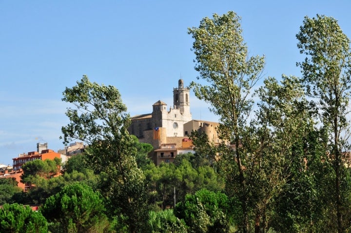 Fachada de la Iglesia Parroquial de Sant Feliu, en Llagostera. Fotografía: Ajuntament de Llagostera.