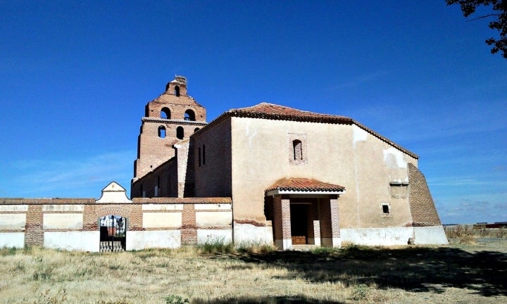 Iglesia de San Miguel Arcángel en Albornos. Foto: r-santos vía Wikipedia / CC BY-SA