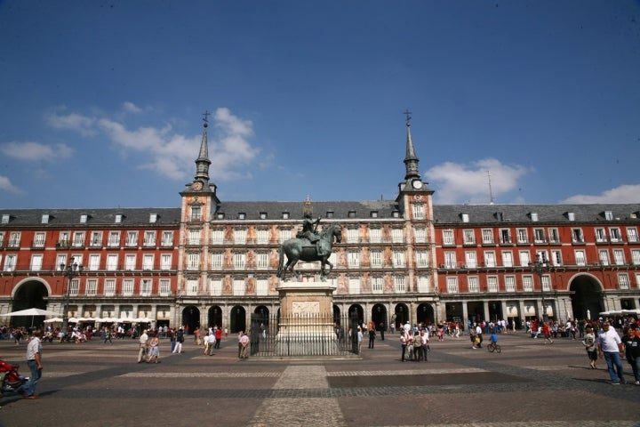 La Plaza Mayor de Madrid ha sobrevivido a varios incendios históricos hasta llegar a su actual configuración. Fotografía: Luis Rubio.