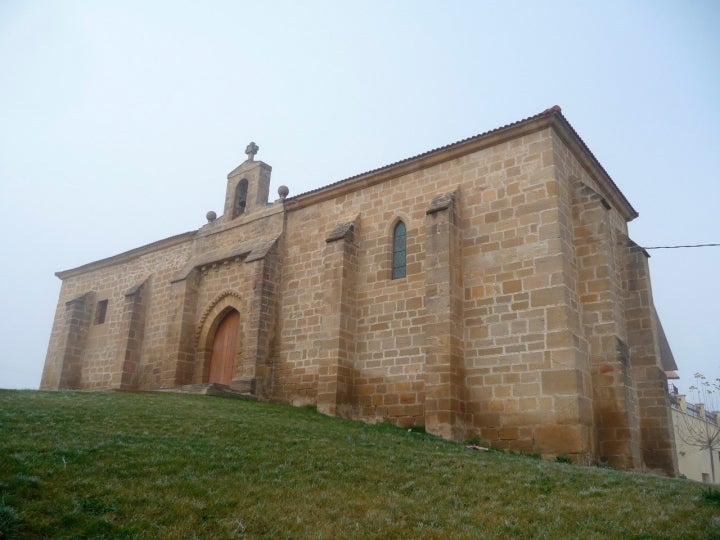Iglesia de San Torcuato y Santa María, en Villabuena de Álava. Fotografía: Bigsus vía Wikipedia / CC BY-SA.