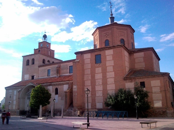 Iglesia de Nuestra Señora de la Asunción en Nava de la Asunción. Foto: Rastrojo vía Wikipedia / CC BY-SA