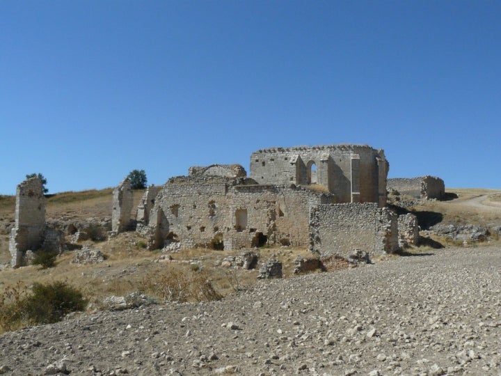 Ruinas en Torresandino. Foto: Rowanwindwhistler vía Wikipedia / CC BY-SA