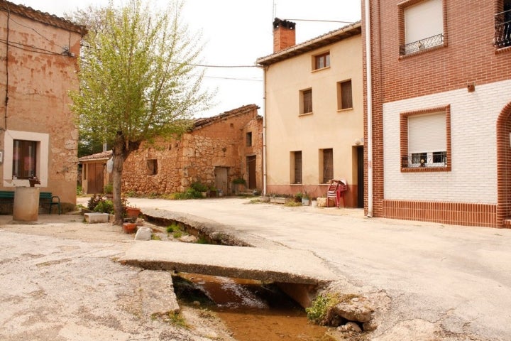 Una de las calles del pueblo. Foto: Maintenance script via Wikipedia / CC BY-SA.