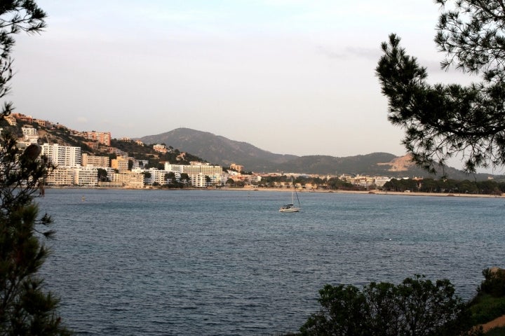 La localidad de Santa Ponça fue el punto de origen para la reconquista de la isla por parte del rey Jaume I. Fotografía: Andreastrojak vía Visual Hunt