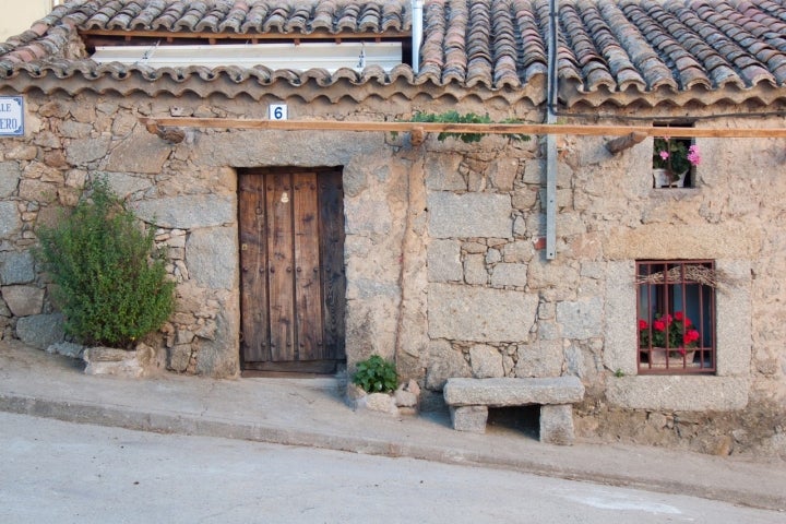 Casa de Almendral de la Cañada, municipio de la Sierra de San Vicente. Foto: Ayuntamiento de Almendral de la Cañada
