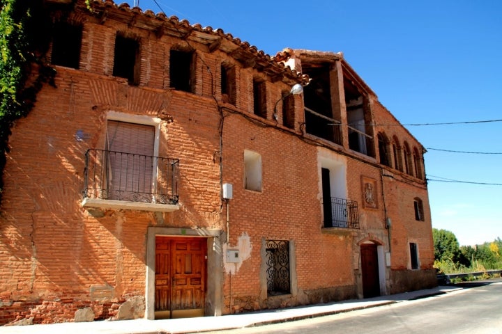 Casa Palacio en Huesa del Común. Foto: Superzerocool vía Wikipedia / CC BY-SA