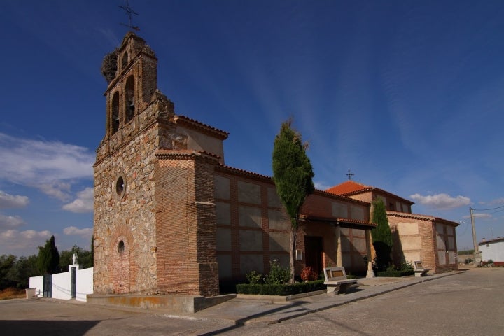 Iglesia Parroquial de San Pablo, ubicada en Alconada. Fotografía: Malopez 21 vía Wikipedia / CC BY-SA.