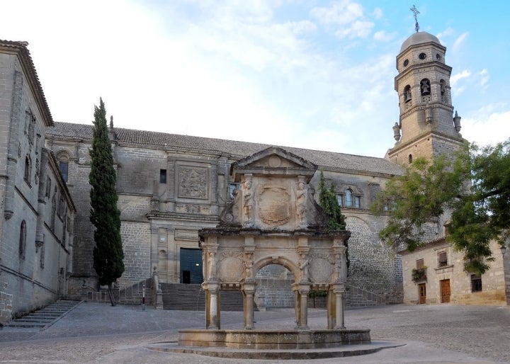 Plaza de Santa María, uno de los tres ejes del imponente legado arquitectónico de Baeza. Fotografía: P. Narváez.