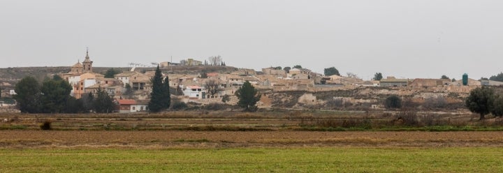 Vista general de Alborge, pueblo zaragozano de la Ribera Baja del Ebro. Fotografía: Diego Delso vía Wikipedia / CC BY-SA.