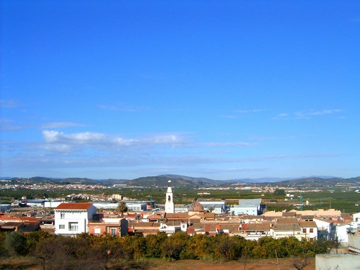 Vista general de Novetlè, pueblo valenciano de la Comarca de la Costera. Fotografía: Rafaxis vía Wikipedia / CC BY-SA.