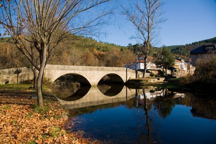 Puente a la entrada de Laza. Foto: Cortesía Turismo de Galicia