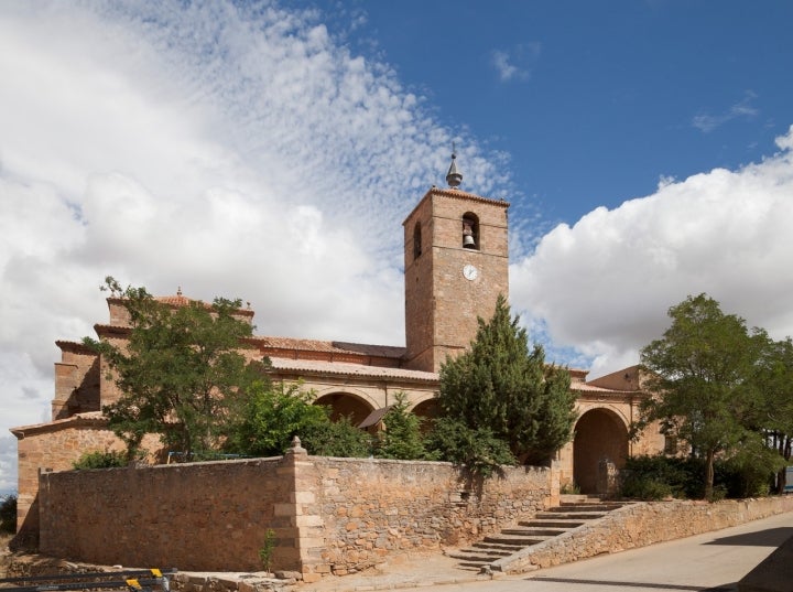 Iglesia de los Santos Justo y Pastor en Noviercas. Foto: Diego Delso vía Wikipedia / CC BY-SA.