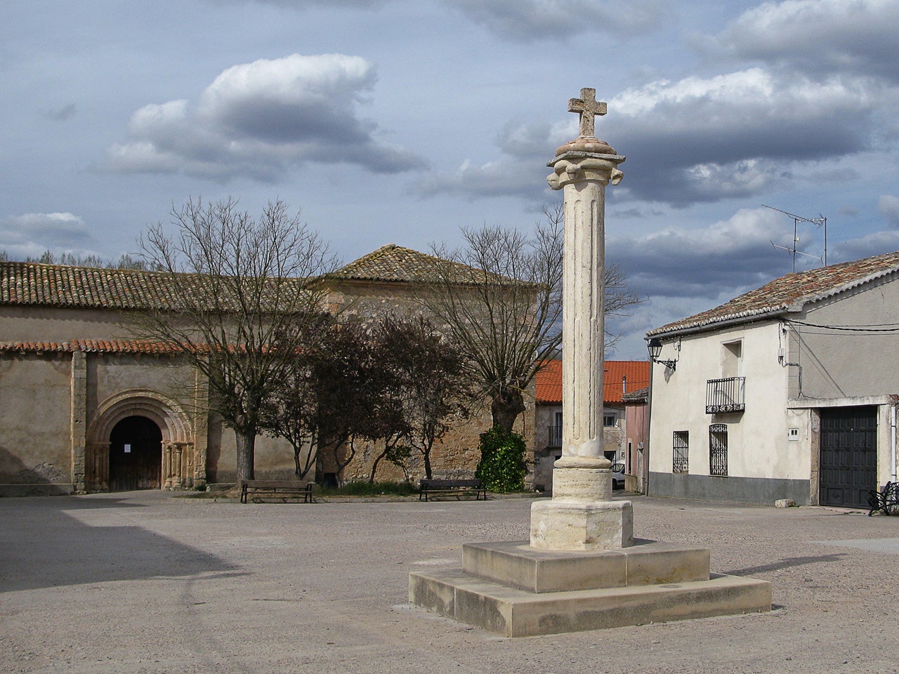 Foto de PuenteMedieval en Valderrebollo, Guadalajara