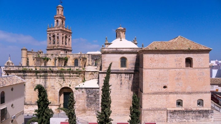 Iglesia de San Miguel Arcangel de Morón de la Frontera. Fotografía: José Luis Filpo Cabana vía Wikipedia / CC BY-SA.