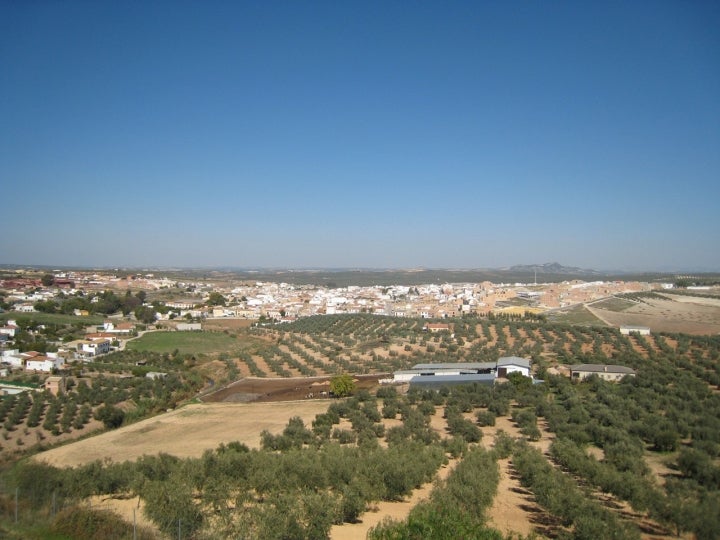 Panorámica de Casariche desde el Parque Cerro Bellido. Fotografía: Casariche07 vía Wikipedia / CC BY-SA.