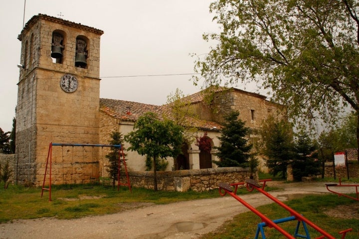 Iglesia de Santiago Apóstol en Villalbilla de Gumiel. Foto: Maintenance Script vía Wikipedia / CC BY-SA