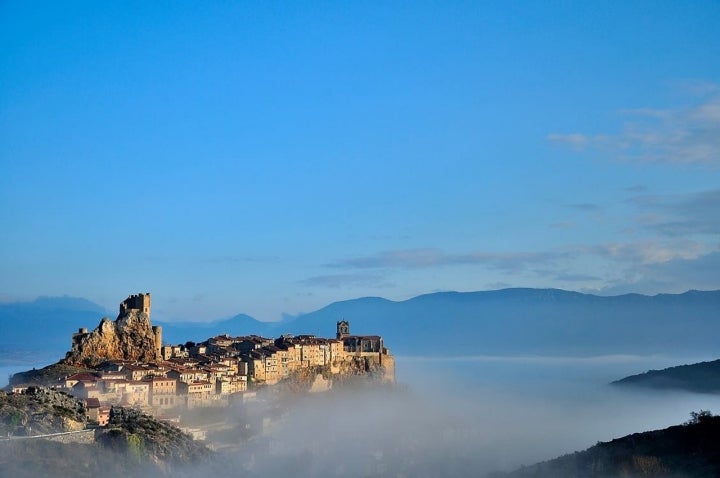 Vista del pueblo de Frías. Foto: Carlos Lino vía Ayuntamiento de Frias.