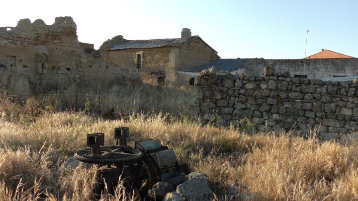 Restos del monasterio franciscano en la zona conocida como 'Aldea del Palo'. Fotografía: Ángel Encinas Carazo vía Wikipedia / CC BY-SA.