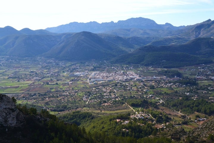 Vista panorámica de Xaló desde el Castillo d'Aixa. Foto: Joanbanjo vía Wikipedia