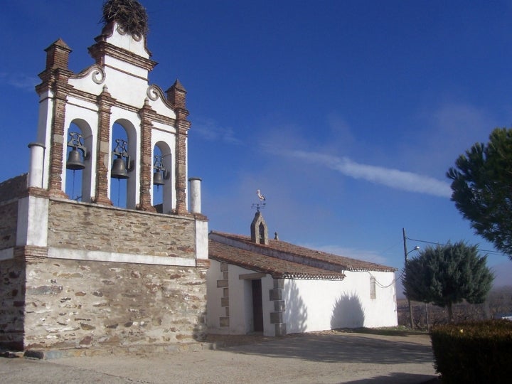 Iglesia Parroquial de San Andrés, en la localidad agrícola cacereña de Morcillo. Fotografía: Pueblos Caurenses 2017 vía Wikipedia / CC BY-SA.