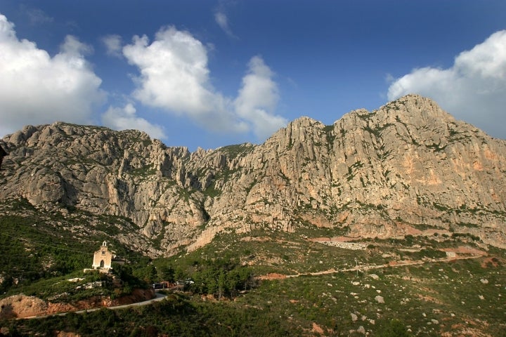 21.11.03 Guia del Baix Llobregat
Montserrat desde CollbatÚ
Foto Marc Vila