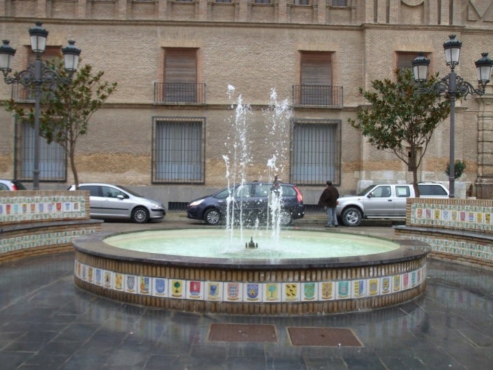 Fuente en el casco urbano de Villafranca de Ebro. Fotografía: Museo8bits vía Wikipedia / CC BY-SA.