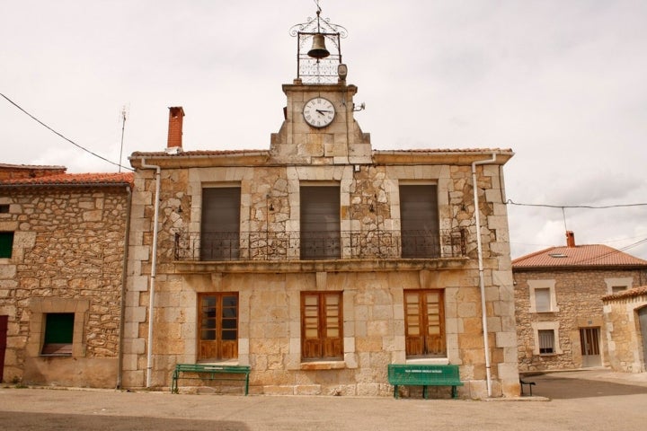 Ayuntamiento Cilleruelo de Arriba. Foto: Maintenance Script vía Wikipedia / CC BY-SA.
