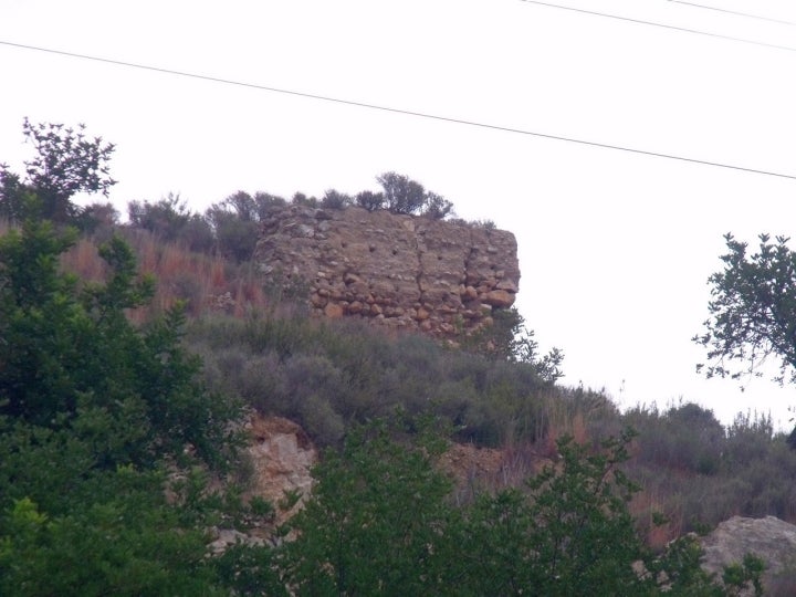 Vestigios del antiguo Castillo árabe de Quesa. Fotografía: 19Torrestnom65 vía Wikipedia / CC BY-SA.