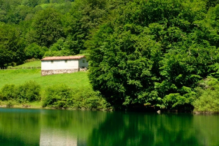 Ruta por los embalses de Leurtza, Urrotz-Villa. Foto: Mirecreo.com vía Visualhunt / CC BY-SA