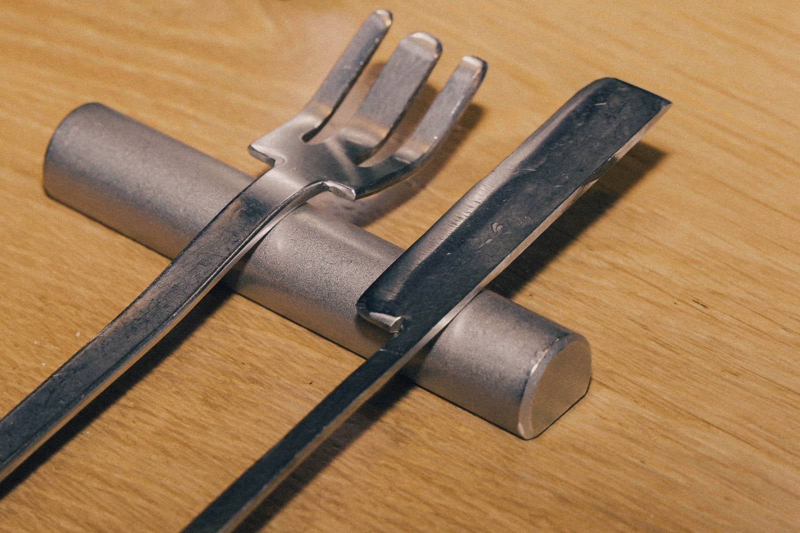 Errores comunes en el lenguaje de los cubiertos (y cómo evitarlos)