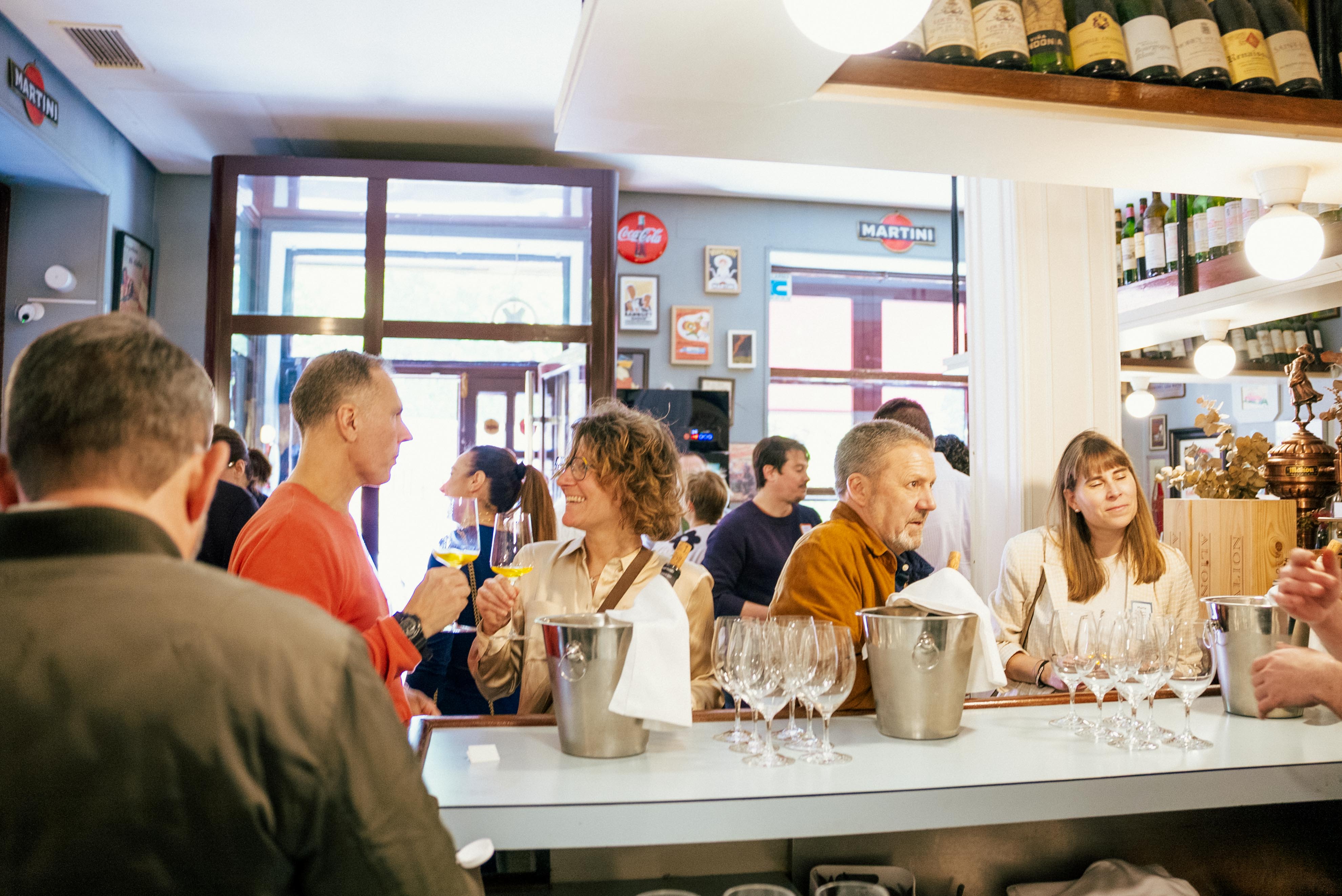 restaurante lleno de gente