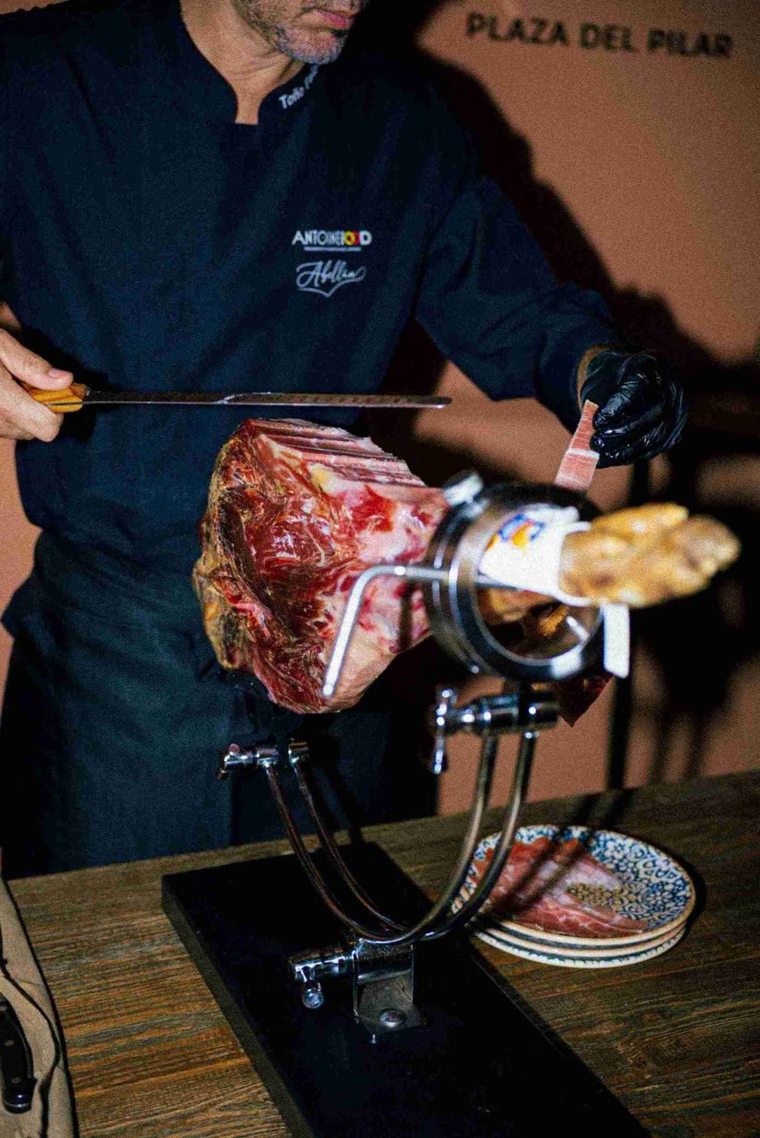 encuentro en La Flor de Lis -  cortador de jamón